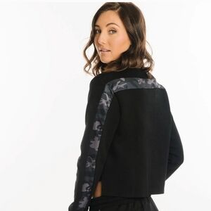 Zyia Active Black Camo Crop Pullover Sweater